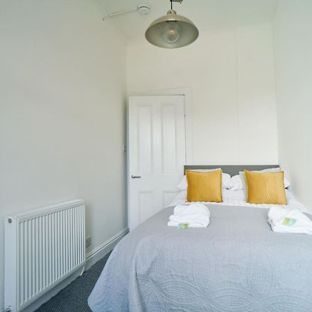 Meadow Apartment Dumbarton Room photo