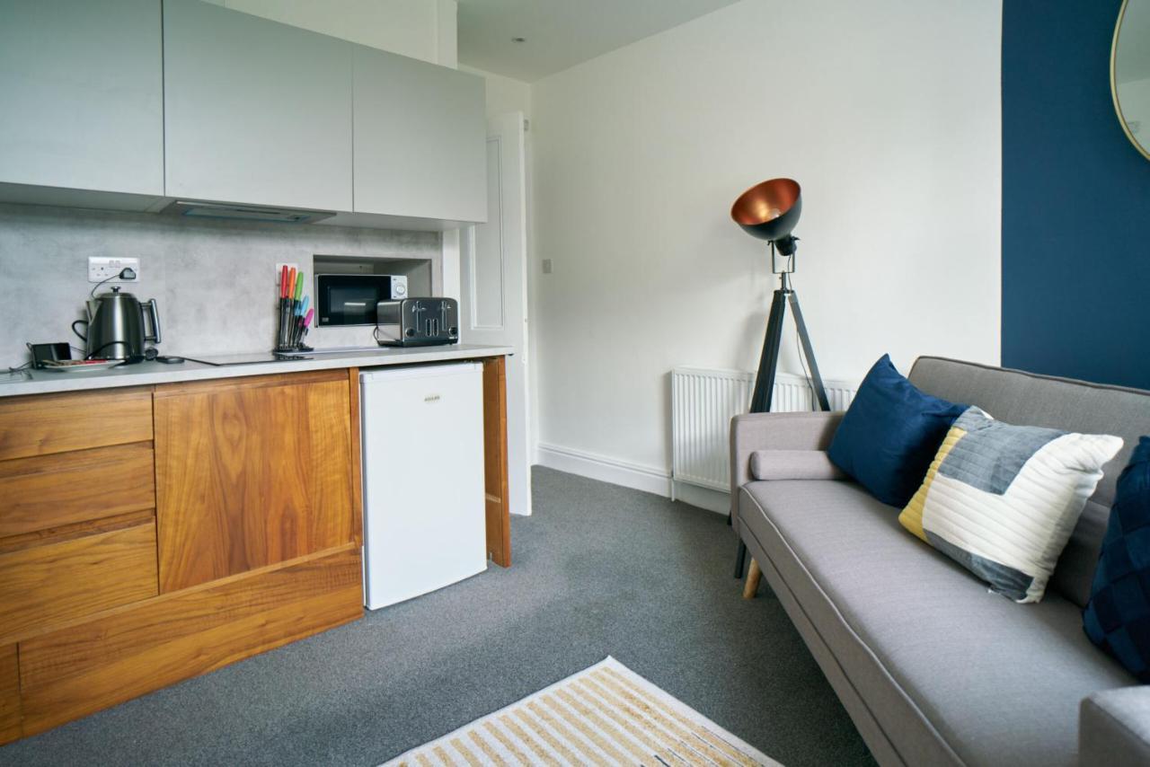 Meadow Apartment Dumbarton Exterior photo