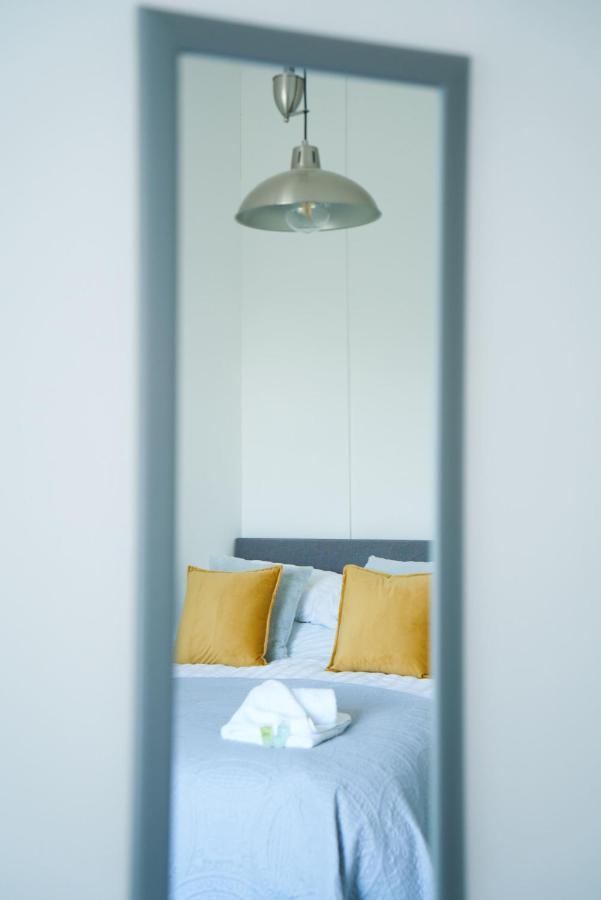 Meadow Apartment Dumbarton Exterior photo
