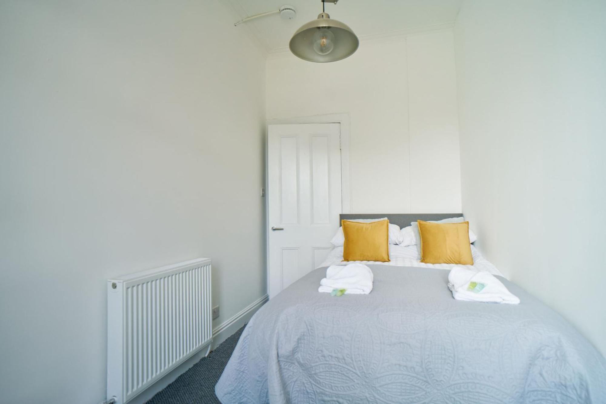 Meadow Apartment Dumbarton Room photo
